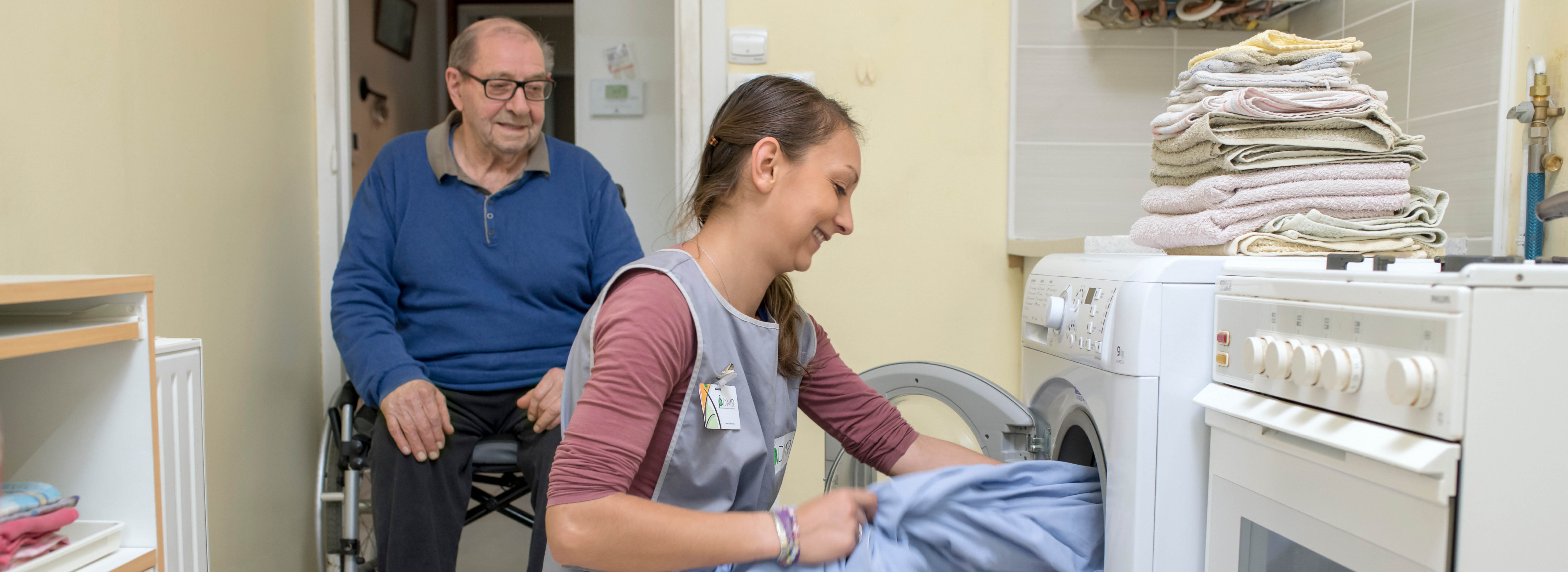 Services à la personne - Les gestes qui vous aident sont les liens qui nous unissent